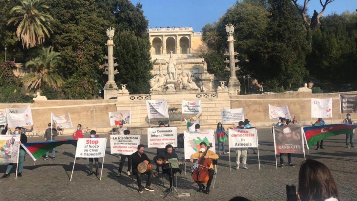 İtaliyanın Roma və Piza şəhərlərində Dövlət Bayrağı Günü ilə əlaqədar tədbir keçirilib - FOTO