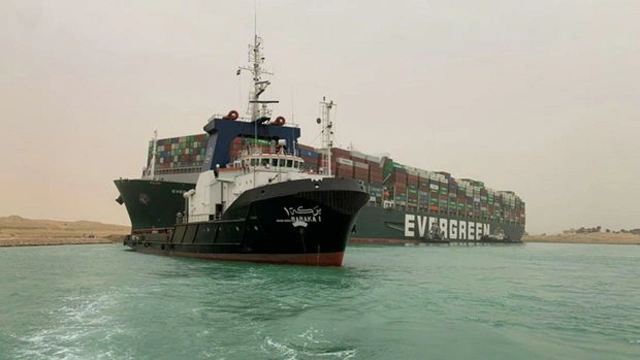 СМИ: Стоимость морских перевозок выросла из-за ЧП в Суэцком канале