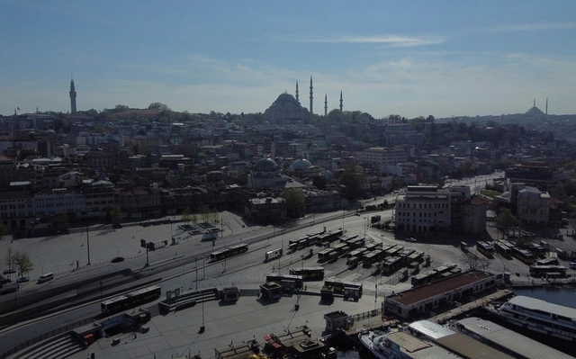 Гражданин Азербайджана скончался в Стамбуле, случайно выстрелив в себя при чистке оружия