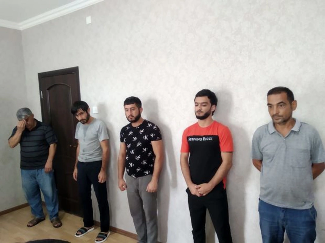 В Ширване задержаны пять человек, подозреваемые в хранении и продаже наркотиков - ФОТО/ВИДЕО