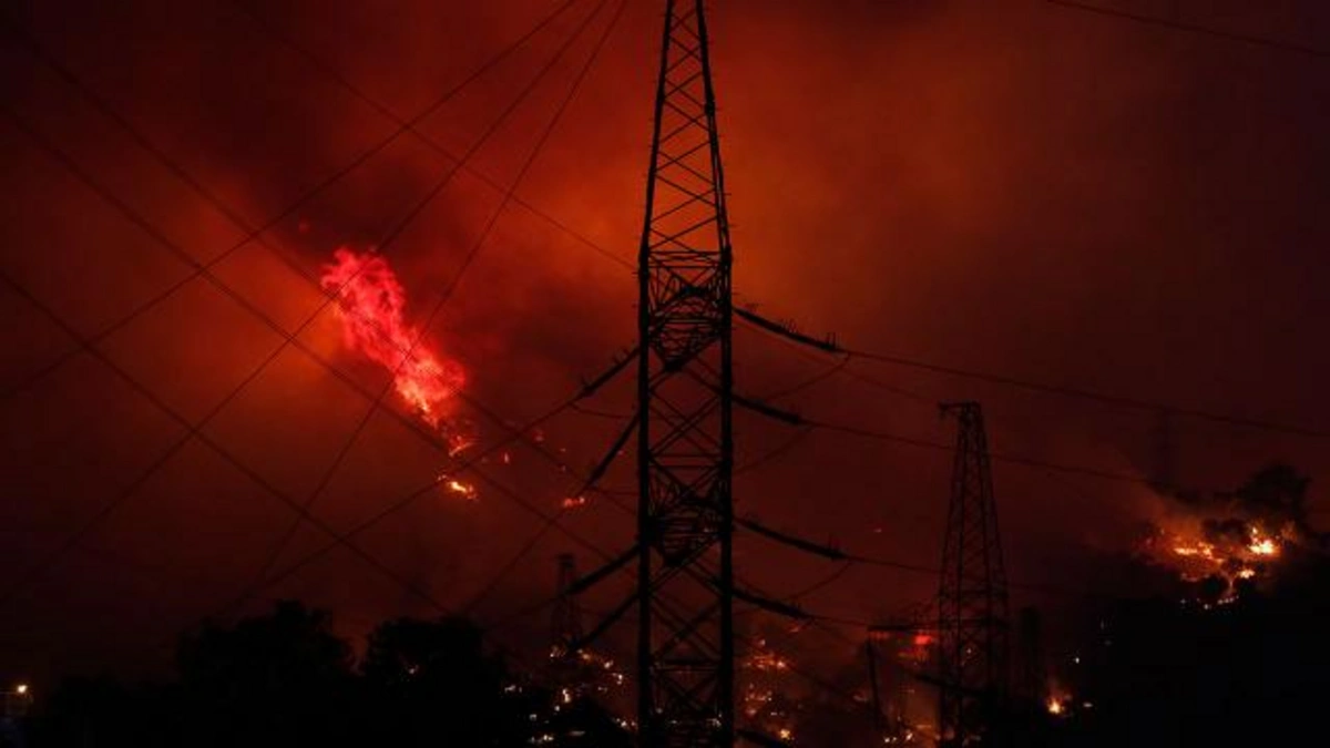 İstilik Elektrik Stansiyasının ərazisinə keçən yanğına görə sakinlər təxliyyə edilir - YENİLƏNİB - FOTO/VİDEO