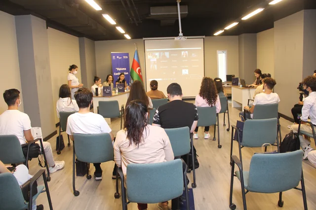 Xaricdə təhsil almış tələbələrin “Diploma Confirmation Guide” tədbiri baş tutub - FOTO