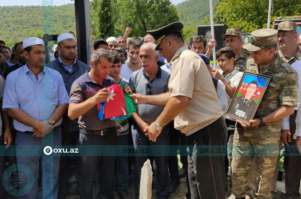 Azərbaycan ordusunun həlak olan zabiti dəfn edildi - YENİLƏNİB + FOTO