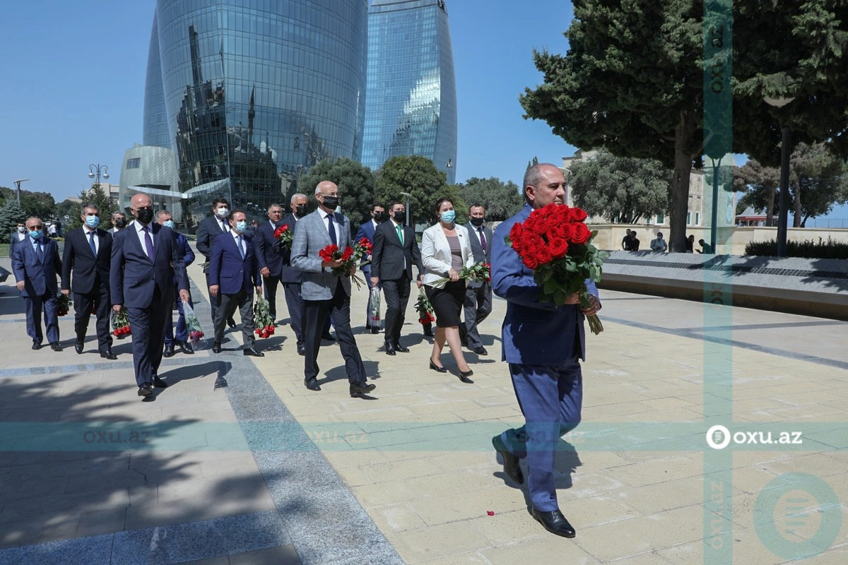 Partiya sədrləri Türk Şəhidliyini ziyarət etdilər - FOTO