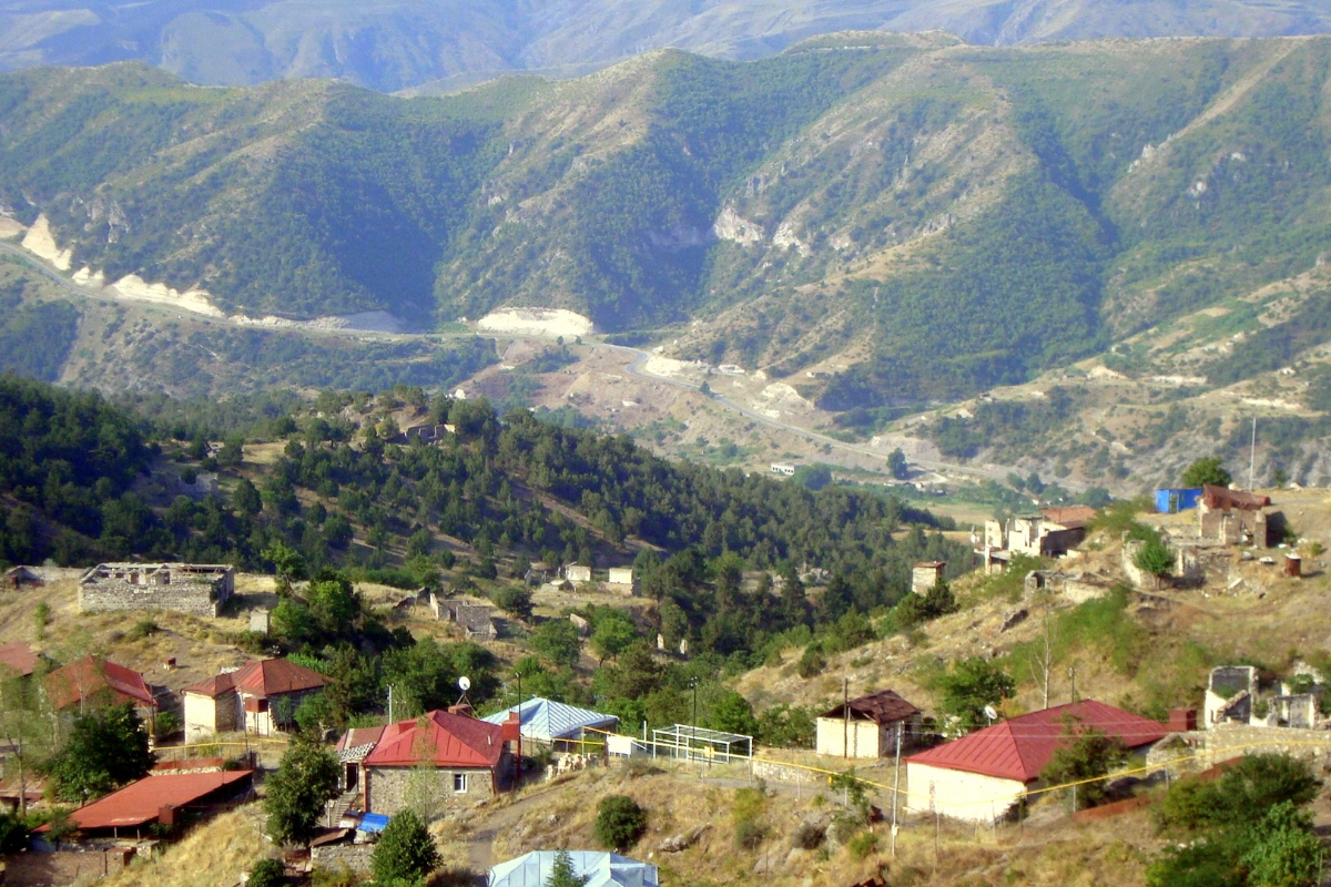 Laçına suyun verilməsi təmin edildi