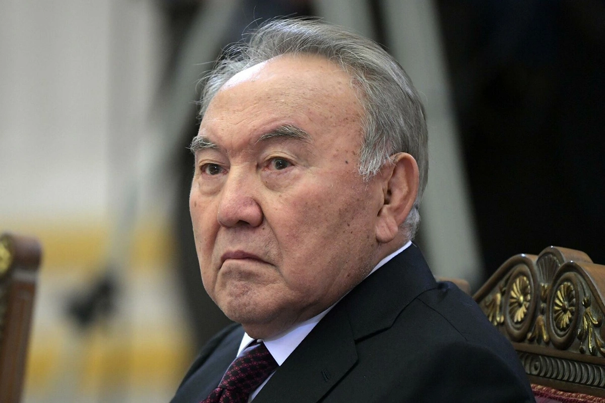 Nazarbayev və ailəsi Qazaxıstanı tərk ediblər - FOTO