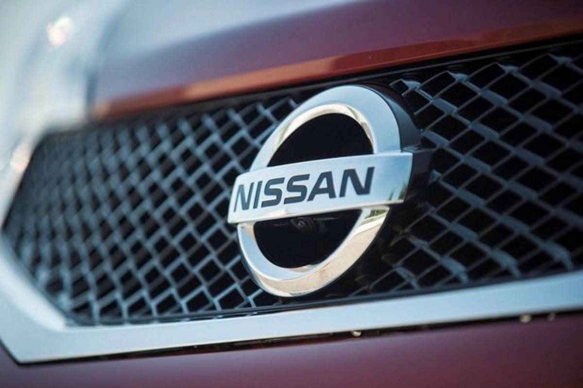 Nissan останавливает производство и продажу автомобилей в РФ