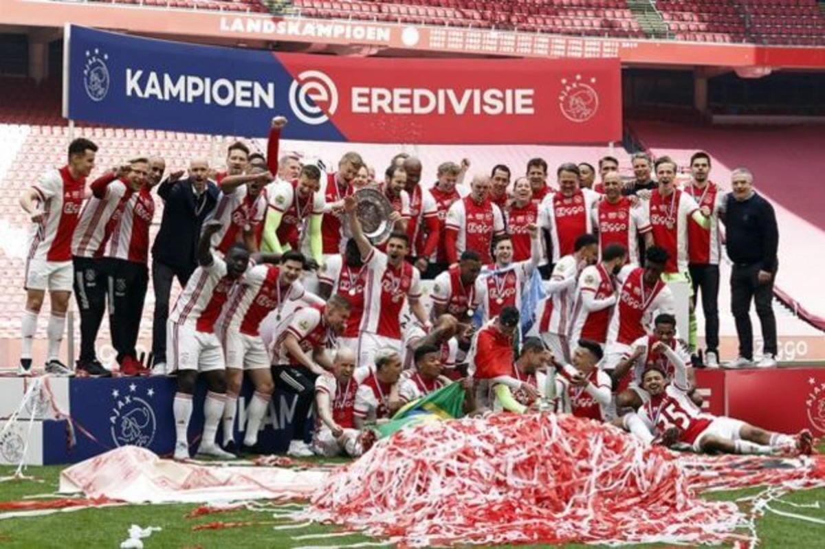"Аякс" в 36-й раз стал чемпионом Нидерландов по футболу