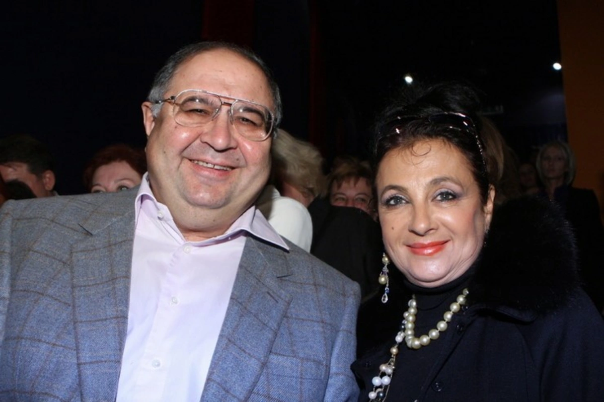 Əlişir Usmanov 30 il evli olduğu İrina Vinerdən boşanmaq üçün məhkəməyə müraciət edib - FOTO