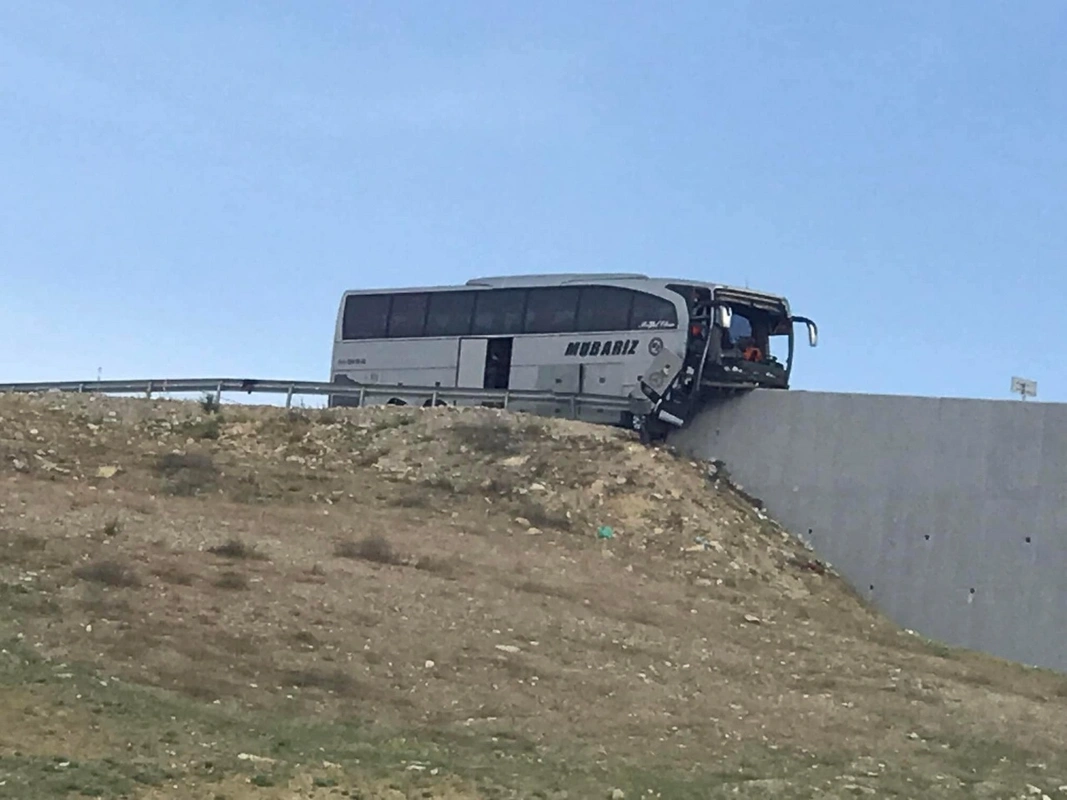 Şagirdlərin qəzaya düşməsi ilə bağlı cinayət işi başlandı