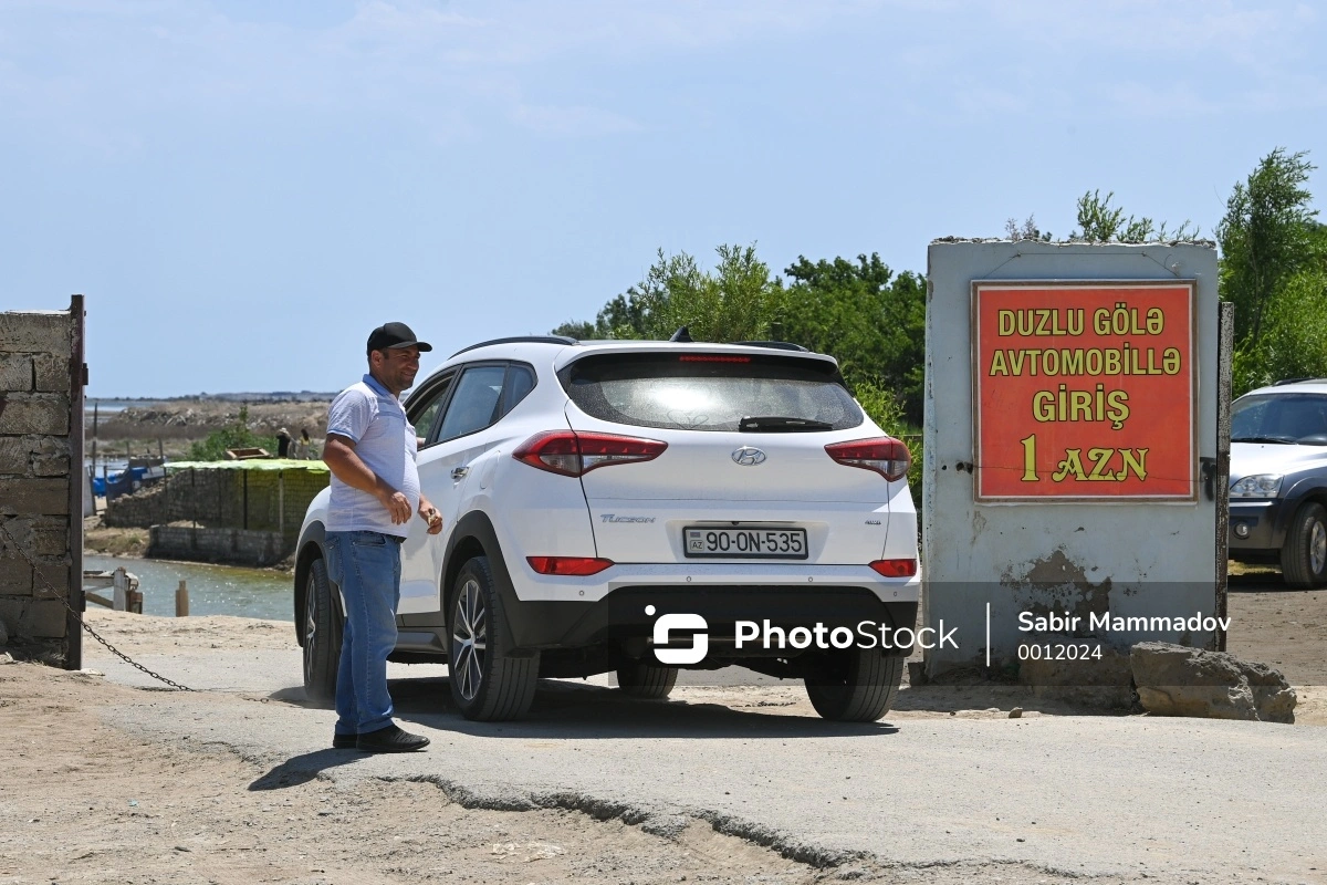 Çimməyin qadağan olunduğu “Duzlu göl”dən FOTOREPORTAJ