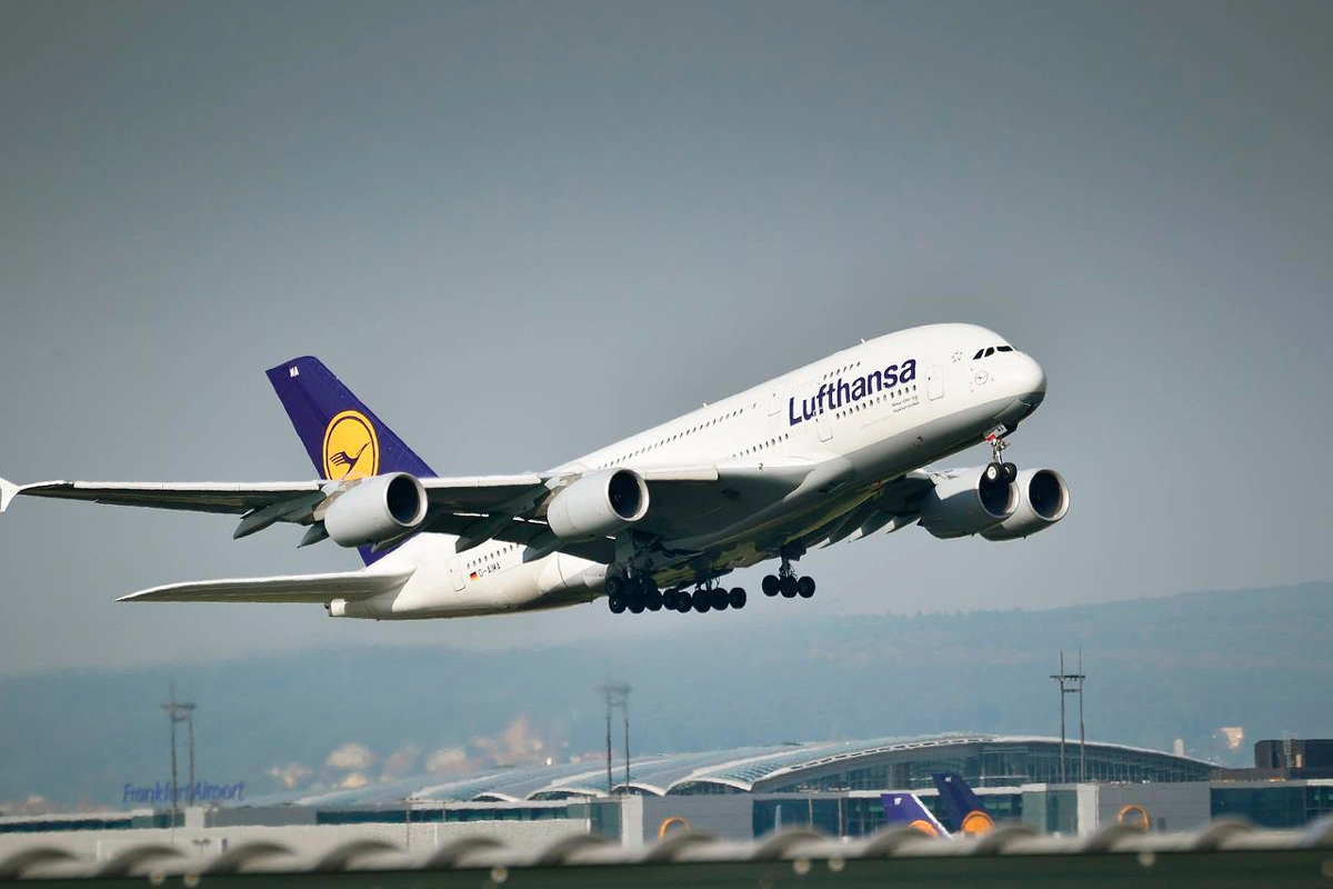 “Lufthansa” və KLM uçuşları ləğv edir və ucuz biletlərin satışını dayandırır