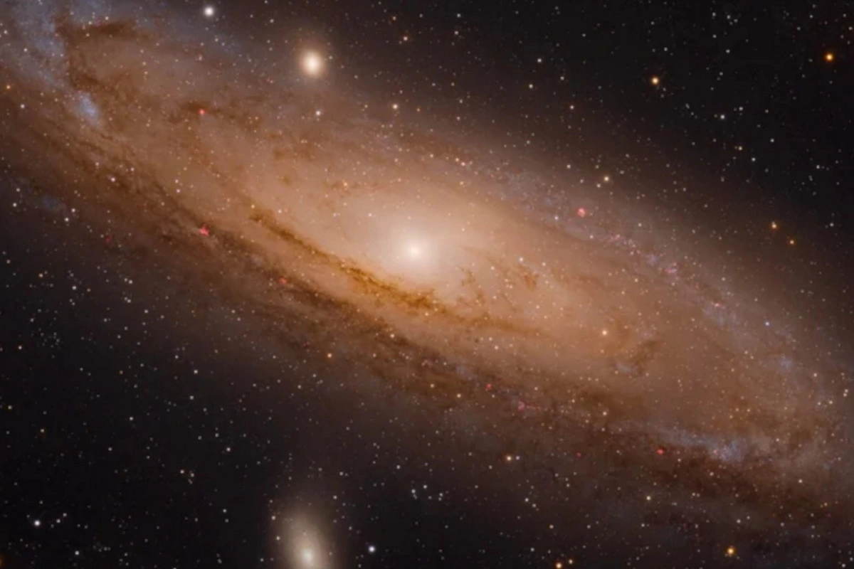 NASA Andromeda qalaktikasının ən böyük və təbii rəngdə şəklini yayımlayıb - FOTO