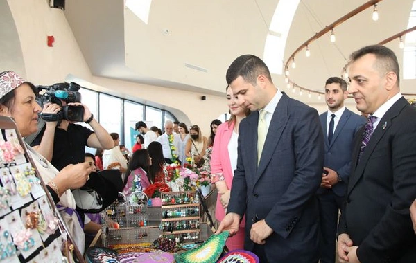 В Баку проходит выставка-ярмарка "Аршин мал алан" - ФОТО