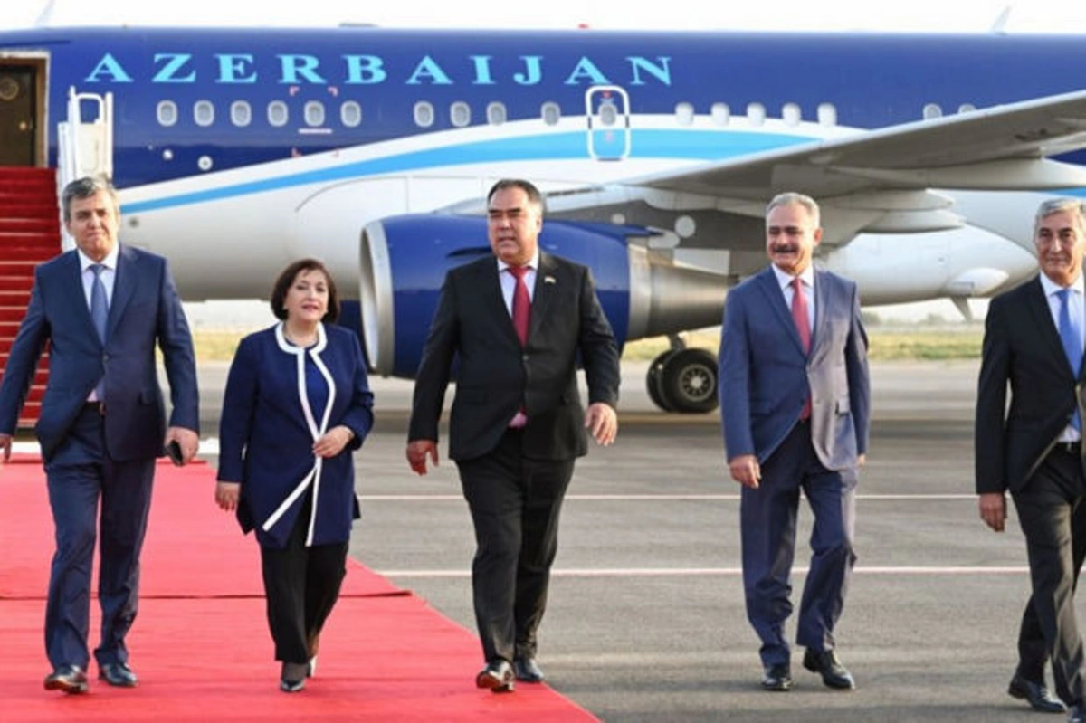 Сахиба Гафарова прибыла с официальным визитом в Таджикистан - ФОТО