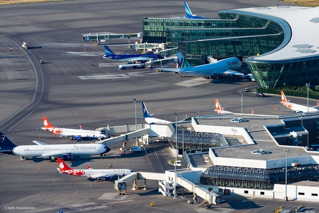 Гражданские аэропорты Азербайджана обслужили свыше 500 000 человек в сентябре