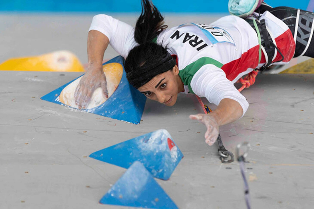 Иранская спортсменка, выступившая на соревнованиях без хиджаба, внезапно исчезла - ФОТО/ВИДЕО