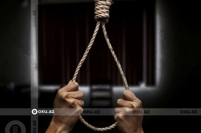 В Баку 49-летний мужчина покончил жизнь самоубийством