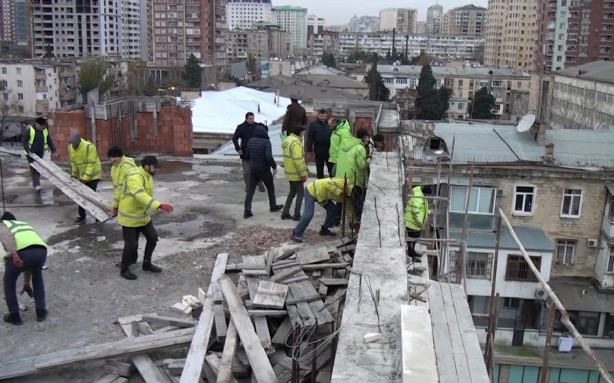 Bakının mərkəzindəki qanunsuz tikintilər sökülür - FOTO/VİDEO