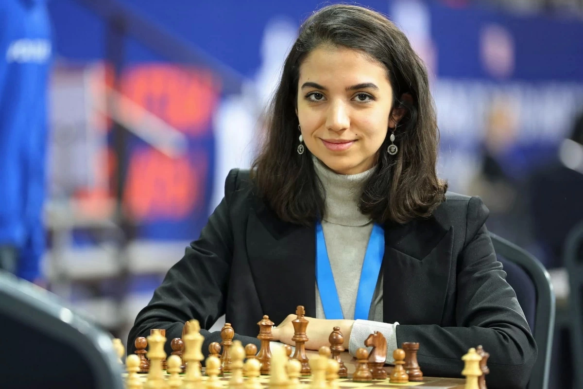 Иран отрекся от шахматистки, снявшей хиджаб на чемпионате в Казахстане - ФОТО