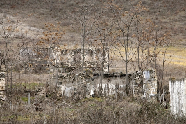 Разрушенное армянами село Икинджи Муганлы Зангиланского района - ФОТО