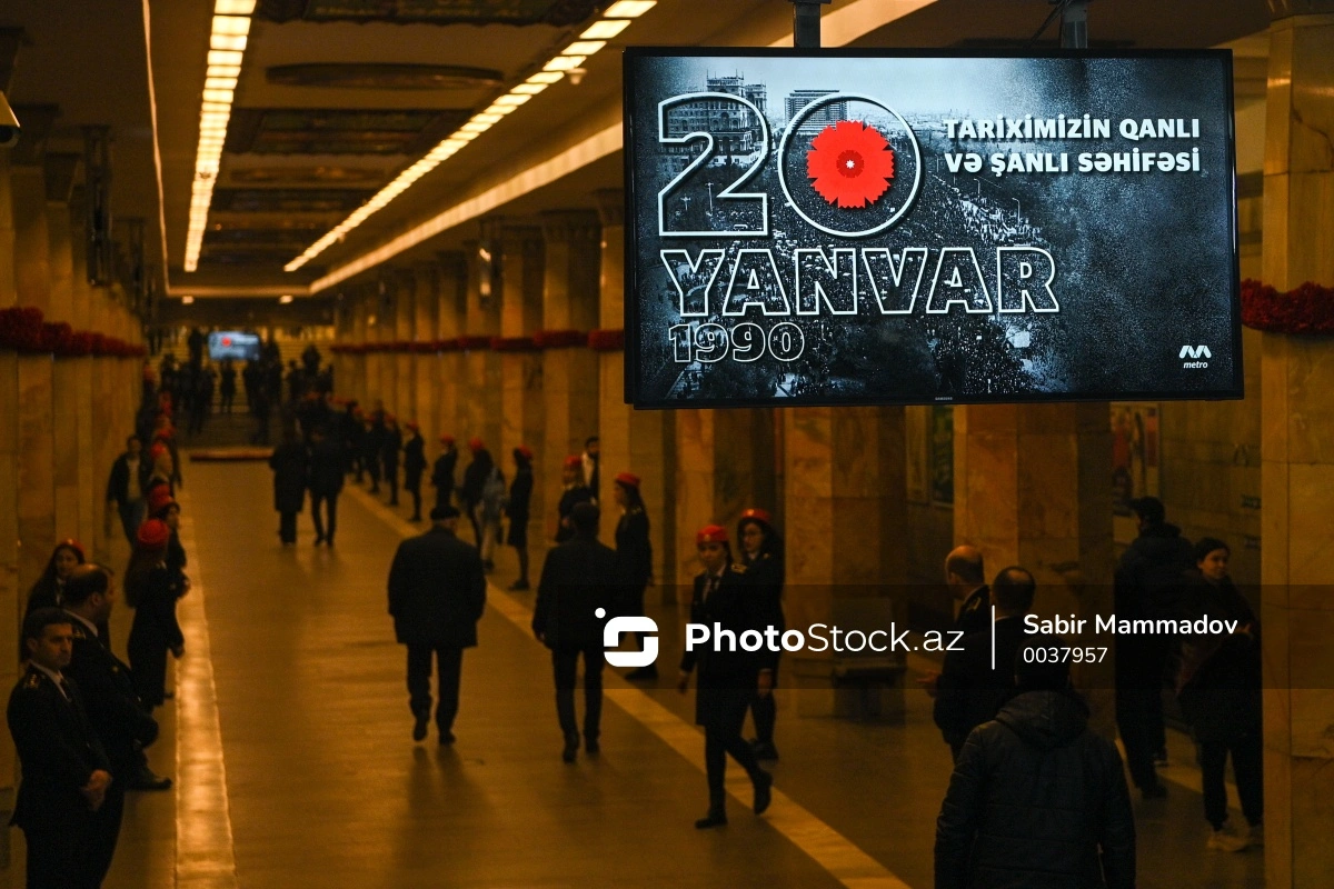 Qərənfillərə bürünən metronun “20 Yanvar” stansiyasından FOTOREPORTAJ