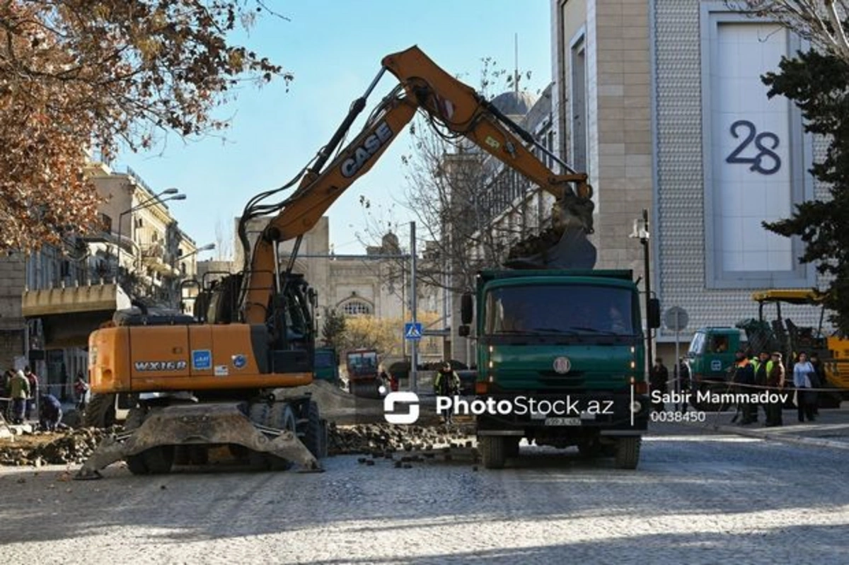 Последняя ситуация на двух центральных улицах Баку, где проходят ремонтные работы - ОБНОВЛЕНО + ФОТОРЕПОРТАЖ