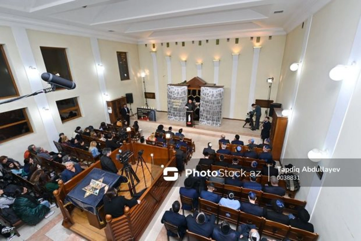 В бакинской синагоге почтили память жертв Холокоста - ФОТОРЕПОРТАЖ