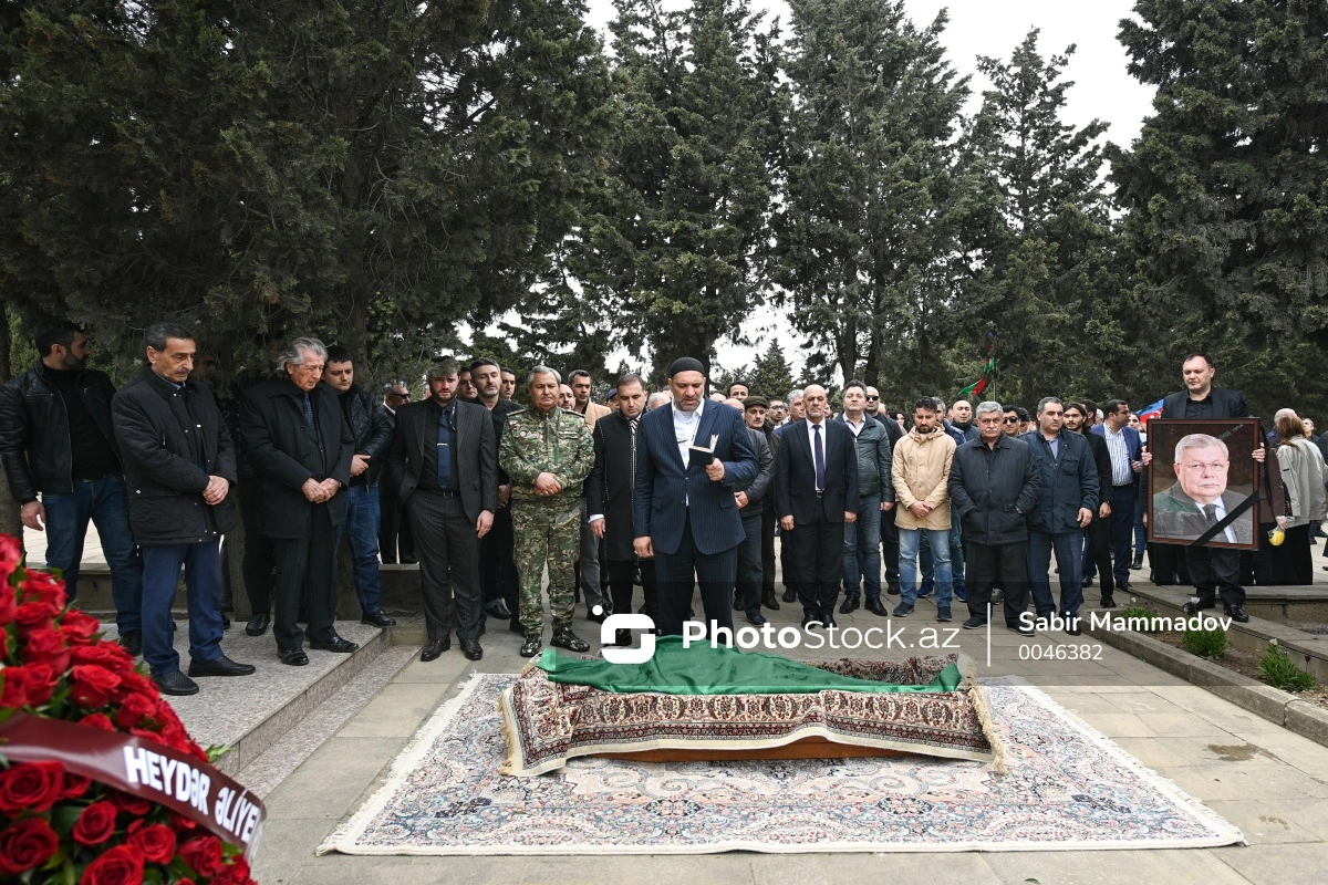 Azərpaşa Nemətov dəfn olundu - YENİLƏNİB + FOTO/VİDEO