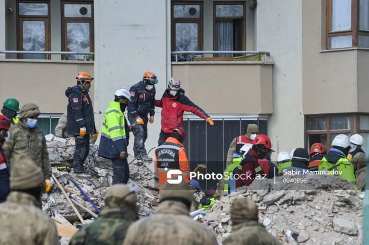 Выросло число жертв землетрясения в Турции - ВИДЕО