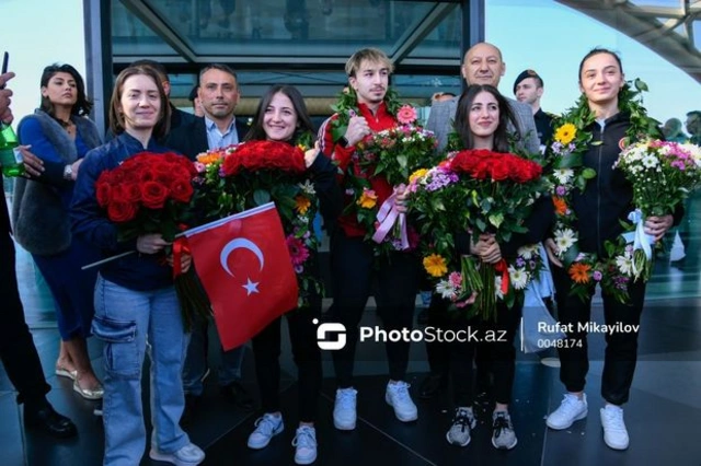 Ставшие чемпионами Европы в Ереване турецкие тяжелоатлеты прибыли в Азербайджан - ФОТО/ВИДЕО