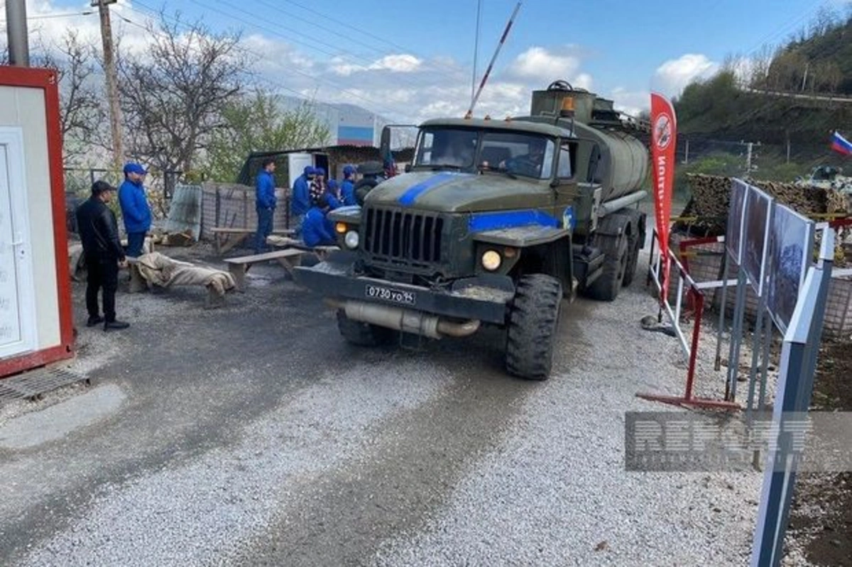 Автомобили миротворцев и МККК беспрепятственно проехали по дороге Ханкенди - Лачын - ОБНОВЛЕНО + ФОТО