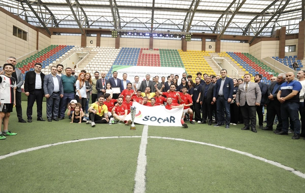 “Heydər Əliyev İli” çərçivəsində SOCAR-ın təşkilatçılığı ilə minifutbol turnirinin final oyunu keçirilib