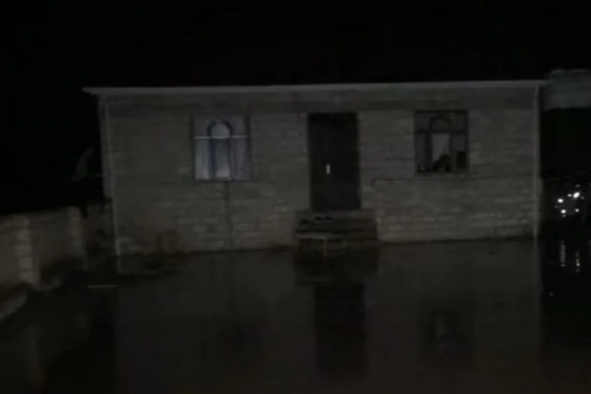 В Тертерском районе люди не могут покинуть затопленные дома - ВИДЕО