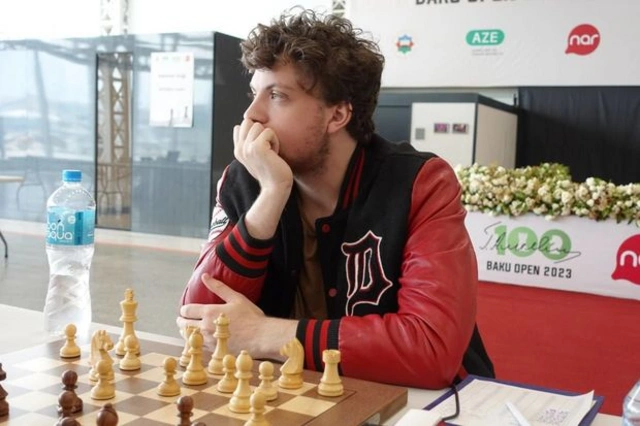 Скандальный американский шахматист снялся с турнира в Баку