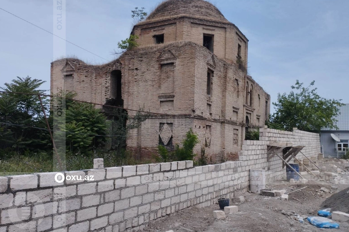 Tarixi abidənin mühafizə zonasında aparılan qanunsuz tikinti işlərinin qarşısı alınıb - FOTO