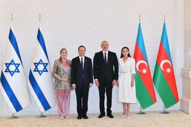 В Баку состоялась церемония официальной встречи президента Израиля - ОБНОВЛЕНО + ФОТО/ВИДЕО