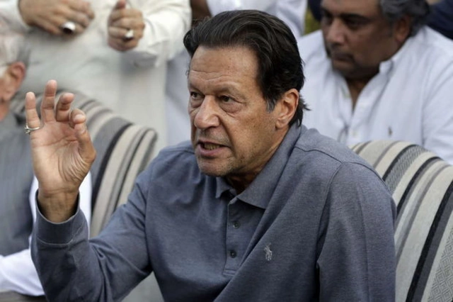 Экс-премьер Пакистана потребовал от главы Минздрава полмиллиарда долларов за клевету