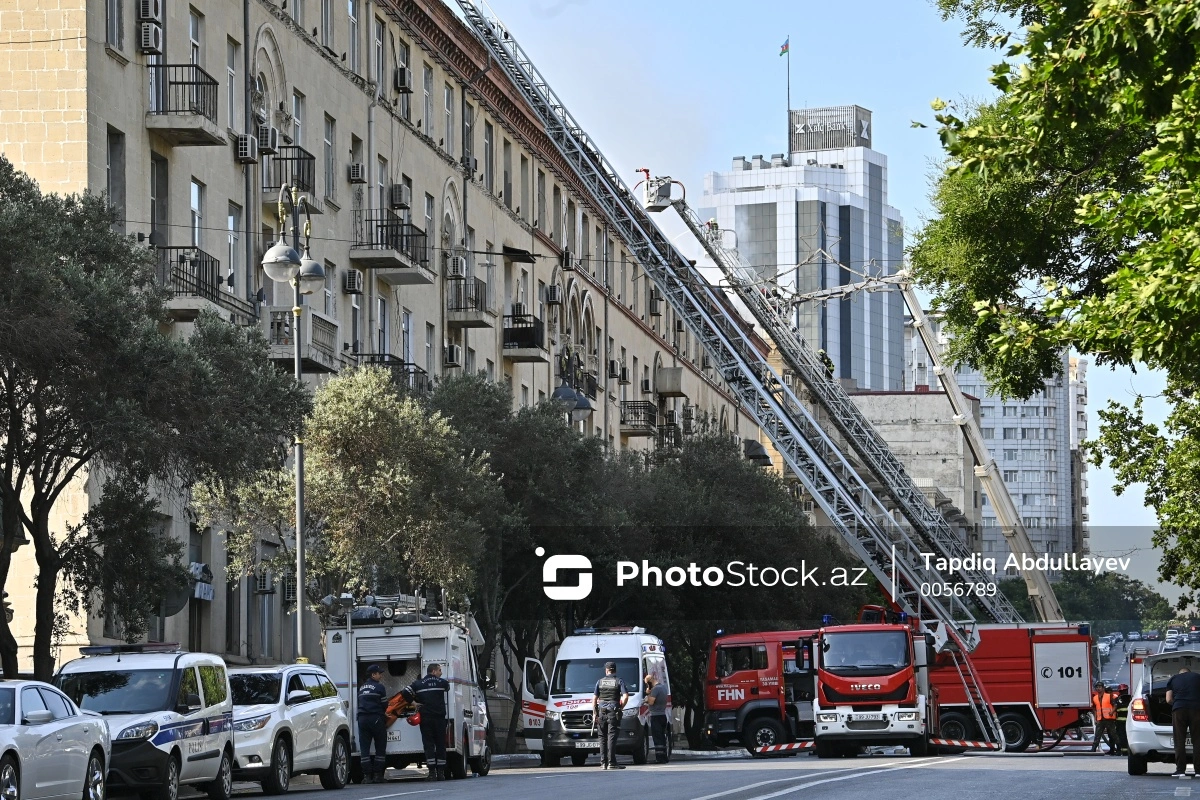 Bakıda yaşayış binasındakı yanğın söndürüldü - YENİLƏNİB + FOTO/VİDEO