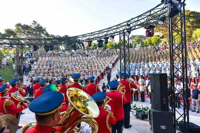 Xətai rayonunda Silahlı Qüvvələr Günü münasibətilə konsert proqramı təşkil olunub - FOTO/VİDEO