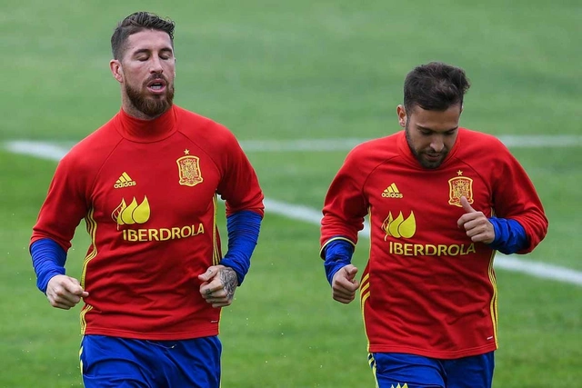 Jordi Alba və Serxio Ramos Messinin komanda yoldaşı ola bilərlər