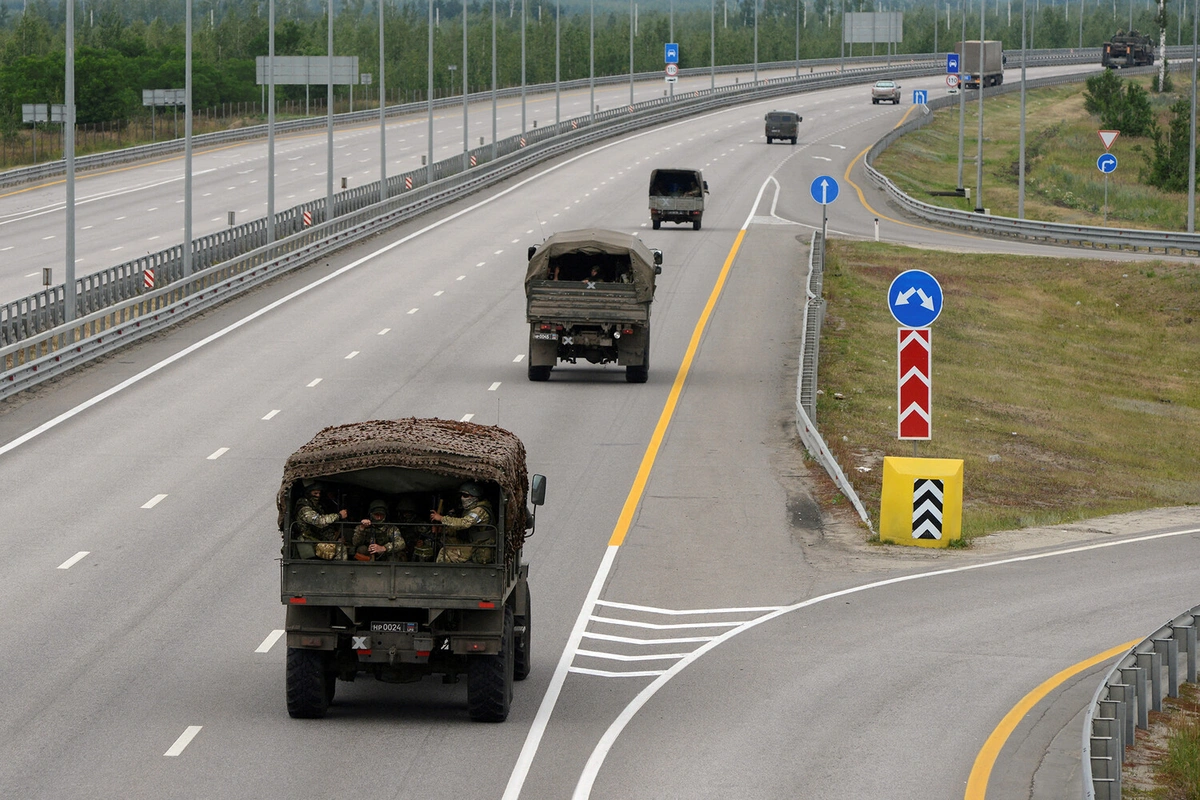 Крупная автоколонна "Вагнера" замечена в Беларуси - ФОТО