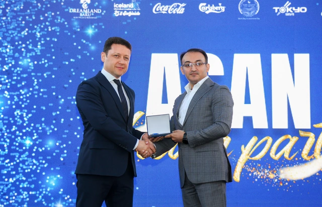 “Coca-Cola” şirkətinin rəsmisi Elşad Fərzəliyevə dövlət medalı təqdim olunub - FOTO