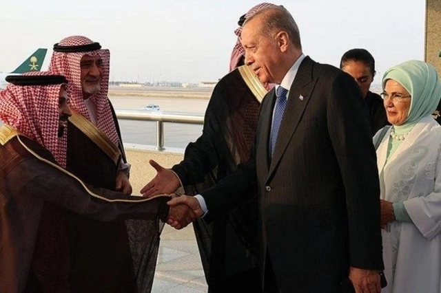 Президент Турции находится с визитом в Саудовской Аравии
