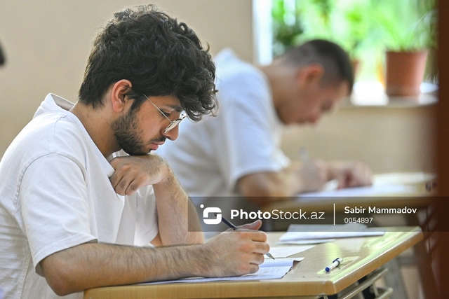 Bakalavrların magistr pilləsində ixtisas “xəyanət”i: “Dörd ildə nə baş verdi ki?” - FOTO