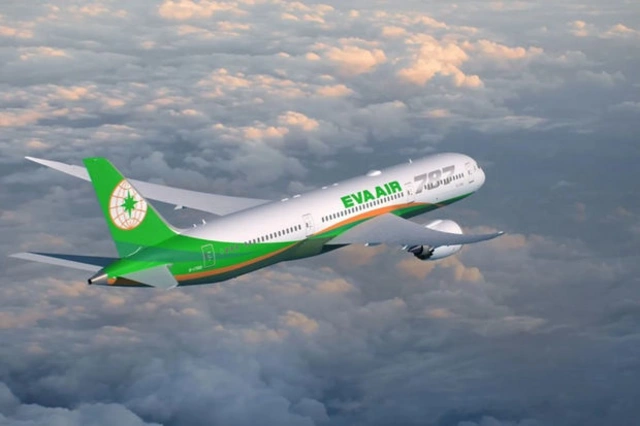 Самолет тайваньской авиакомпании совершил экстренную посадку в Баку - ВИДЕО
