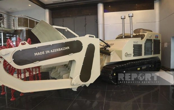Агентству передали в дар машину для разминирования производства Азербайджана - ФОТО