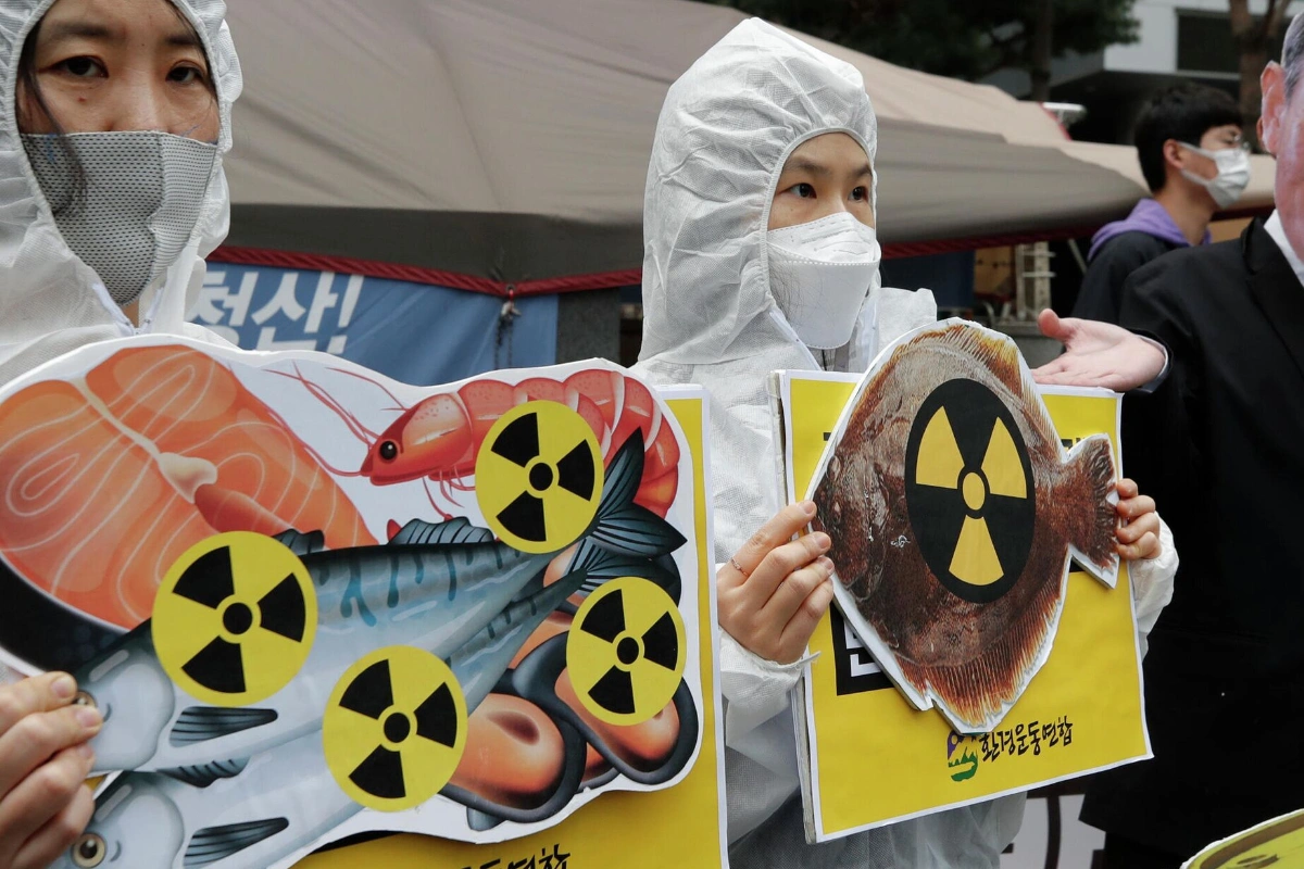 Японцы потребовали остановить сброс воды с АЭС "Фукусима"