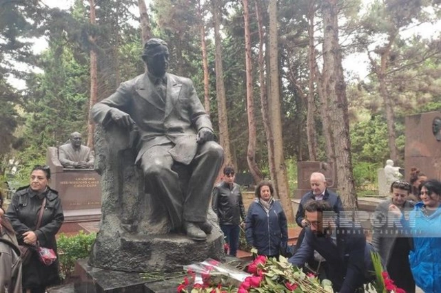 В День национальной музыки почтена память гениального композитора Узеира Гаджибейли - ФОТО