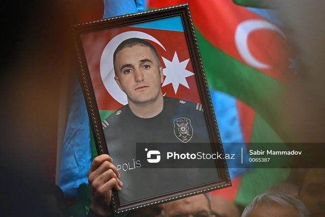 Terror aktında həlak olan polis Xəzər Zamanov dəfn edilib - YENİLƏNİB + FOTO/VİDEO